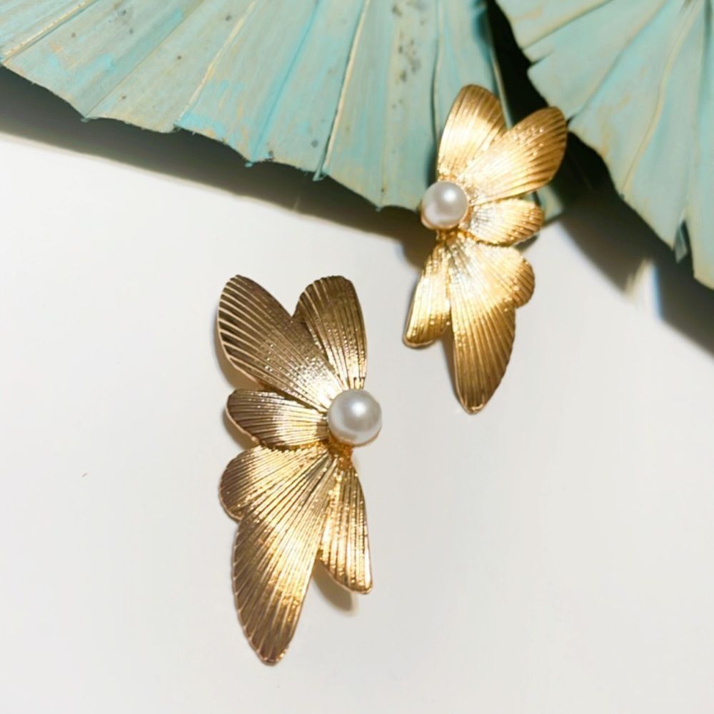 Flower earrings in gold tone #456 - Picture 5 of 7
